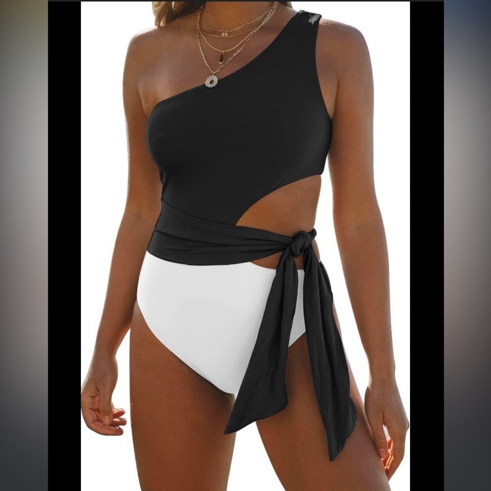 LILLUSORY Swimsuit One Shoulder Monokinis Tummy Cnt NWT